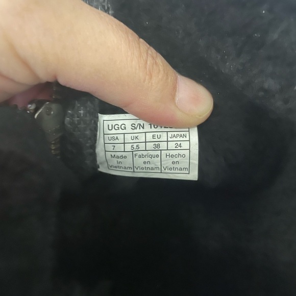 Ugg boots size 7 - Picture 8 of 8